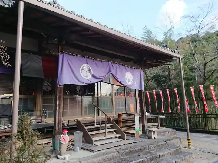 西居院の本殿・本堂