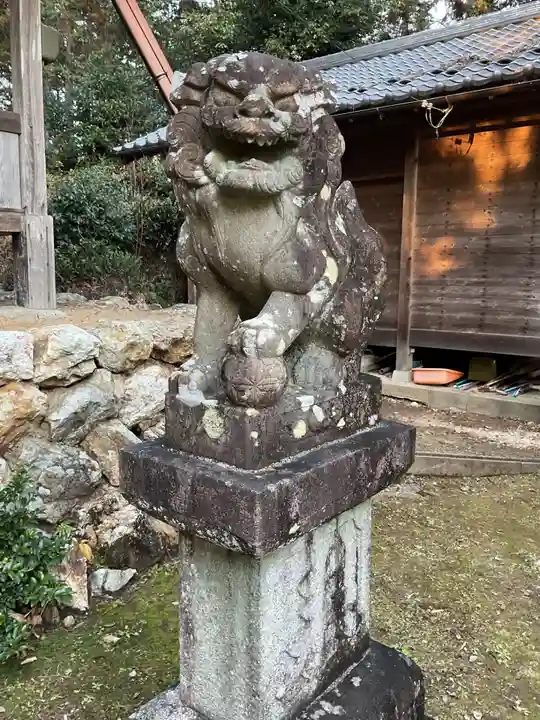 白山神社の狛犬