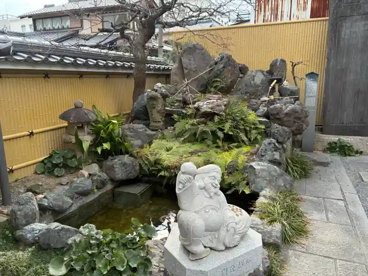 大黒寺の{uncategorized: "未分類", other: "その他", undefined: "問題あり", building: "その他建物", grave: "お墓", sacred_gate: "鳥居", guardian: "狛犬", statue: "像", buddha: "仏像", history: "歴史", nature: "自然", garden: "庭園", animal: "動物", pagoda: "塔", temizu: "手水舎", mountain_gate: "山門・神門", sanctuary: "本殿・本堂", subordinate: "末社・摂社", art: "芸術", scenery: "景色", jizo: "地蔵", ema: "絵馬", goshuin: "御朱印", omikuji: "おみくじ", items: "授与品その他", amulet: "お守り", goshuincho: "御朱印帳", eats: "食事", festival: "お祭り", votive_dance: "神楽", shichigosan: "七五三参", wedding: "結婚式", experience: "体験その他", initially: "初詣", around: "周辺", anti_infection: "感染症対策"}