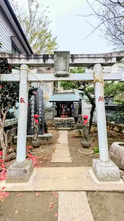 新萱田水神宮の鳥居