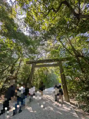 伊勢神宮外宮（豊受大神宮）の{uncategorized: "未分類", other: "その他", undefined: "問題あり", building: "その他建物", grave: "お墓", sacred_gate: "鳥居", guardian: "狛犬", statue: "像", buddha: "仏像", history: "歴史", nature: "自然", garden: "庭園", animal: "動物", pagoda: "塔", temizu: "手水舎", mountain_gate: "山門・神門", sanctuary: "本殿・本堂", subordinate: "末社・摂社", art: "芸術", scenery: "景色", jizo: "地蔵", ema: "絵馬", goshuin: "御朱印", omikuji: "おみくじ", items: "授与品その他", amulet: "お守り", goshuincho: "御朱印帳", eats: "食事", festival: "お祭り", votive_dance: "神楽", shichigosan: "七五三参", wedding: "結婚式", experience: "体験その他", initially: "初詣", around: "周辺", anti_infection: "感染症対策"}