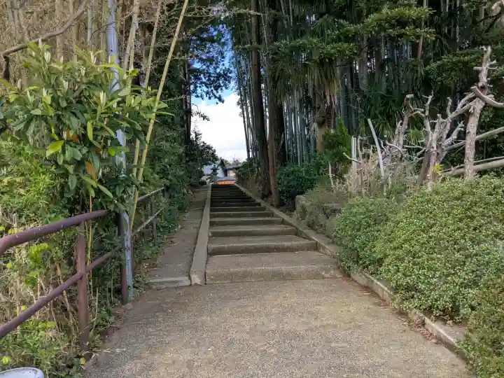 高岳寺の{uncategorized: "未分類", other: "その他", undefined: "問題あり", building: "その他建物", grave: "お墓", sacred_gate: "鳥居", guardian: "狛犬", statue: "像", buddha: "仏像", history: "歴史", nature: "自然", garden: "庭園", animal: "動物", pagoda: "塔", temizu: "手水舎", mountain_gate: "山門・神門", sanctuary: "本殿・本堂", subordinate: "末社・摂社", art: "芸術", scenery: "景色", jizo: "地蔵", ema: "絵馬", goshuin: "御朱印", omikuji: "おみくじ", items: "授与品その他", amulet: "お守り", goshuincho: "御朱印帳", eats: "食事", festival: "お祭り", votive_dance: "神楽", shichigosan: "七五三参", wedding: "結婚式", experience: "体験その他", initially: "初詣", around: "周辺", anti_infection: "感染症対策"}