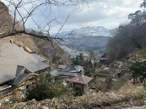 宝珠山 立石寺の{uncategorized: "未分類", other: "その他", undefined: "問題あり", building: "その他建物", grave: "お墓", sacred_gate: "鳥居", guardian: "狛犬", statue: "像", buddha: "仏像", history: "歴史", nature: "自然", garden: "庭園", animal: "動物", pagoda: "塔", temizu: "手水舎", mountain_gate: "山門・神門", sanctuary: "本殿・本堂", subordinate: "末社・摂社", art: "芸術", scenery: "景色", jizo: "地蔵", ema: "絵馬", goshuin: "御朱印", omikuji: "おみくじ", items: "授与品その他", amulet: "お守り", goshuincho: "御朱印帳", eats: "食事", festival: "お祭り", votive_dance: "神楽", shichigosan: "七五三参", wedding: "結婚式", experience: "体験その他", initially: "初詣", around: "周辺", anti_infection: "感染症対策"}