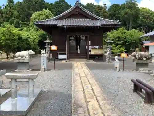 国片主神社の建物その他