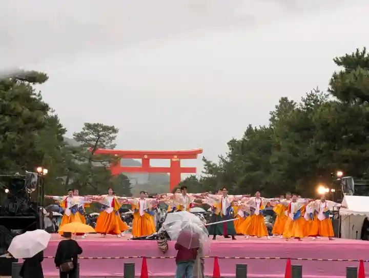 平安神宮の{uncategorized: "未分類", other: "その他", undefined: "問題あり", building: "その他建物", grave: "お墓", sacred_gate: "鳥居", guardian: "狛犬", statue: "像", buddha: "仏像", history: "歴史", nature: "自然", garden: "庭園", animal: "動物", pagoda: "塔", temizu: "手水舎", mountain_gate: "山門・神門", sanctuary: "本殿・本堂", subordinate: "末社・摂社", art: "芸術", scenery: "景色", jizo: "地蔵", ema: "絵馬", goshuin: "御朱印", omikuji: "おみくじ", items: "授与品その他", amulet: "お守り", goshuincho: "御朱印帳", eats: "食事", festival: "お祭り", votive_dance: "神楽", shichigosan: "七五三参", wedding: "結婚式", experience: "体験その他", initially: "初詣", around: "周辺", anti_infection: "感染症対策"}