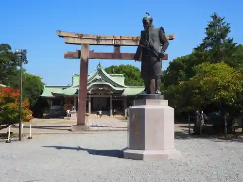 豊國神社の像