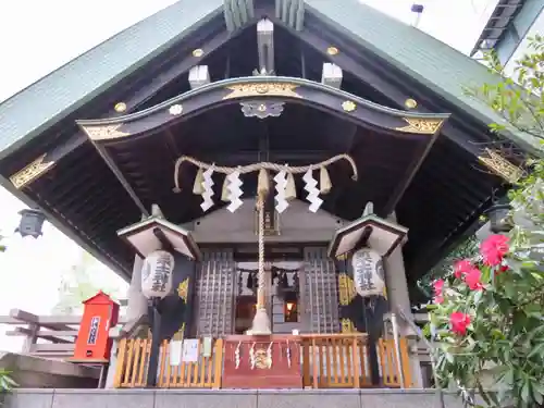 築土神社の本殿