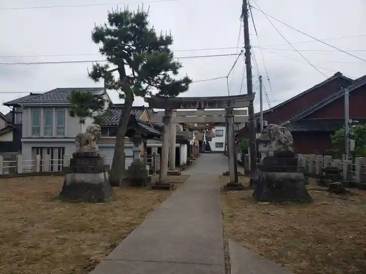 中之宮神社の山門・神門