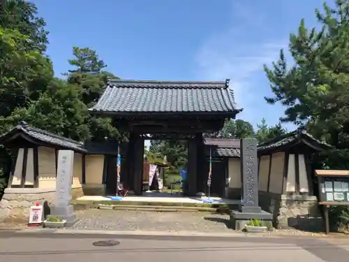 称念寺の山門