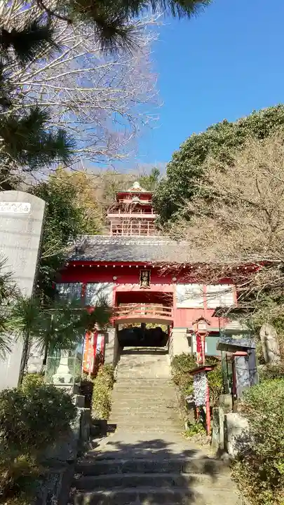 磯山弁財天の山門・神門