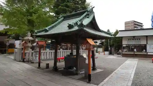 草加神社の手水舎
