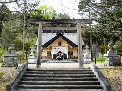 滝上神社(北海道)