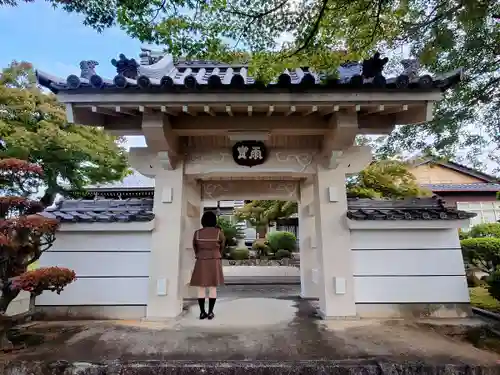 長福寺の山門