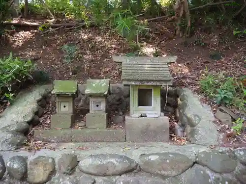 神明社の末社・摂社