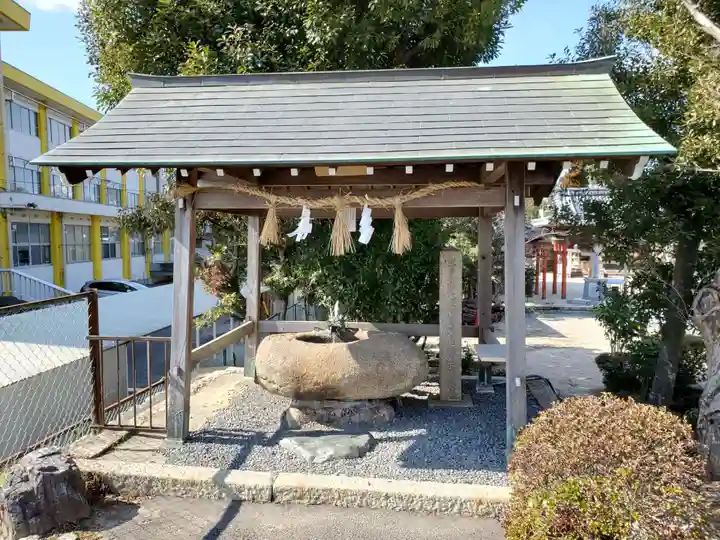 殖栗神社の手水舎