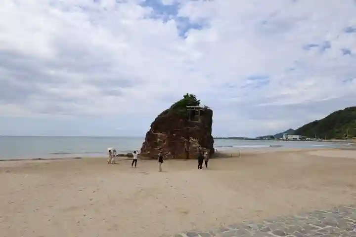 稲佐の浜 弁天島(島根県)