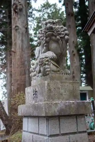 坪沼八幡神社の狛犬