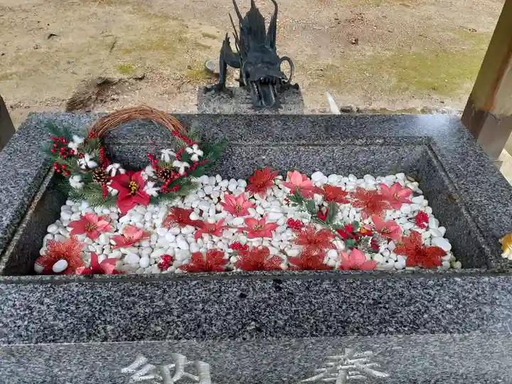 正一位 若草稲荷神社の手水舎