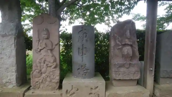 稲荷神社の仏像