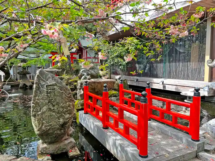 射楯兵主神社の庭園