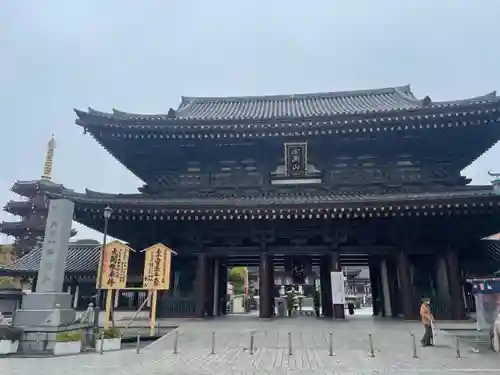 川崎大師（平間寺）の山門・神門