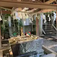 座間神社の手水