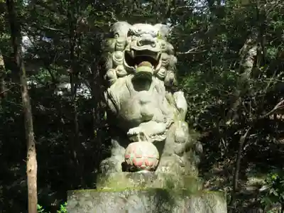 秩父御嶽神社の狛犬