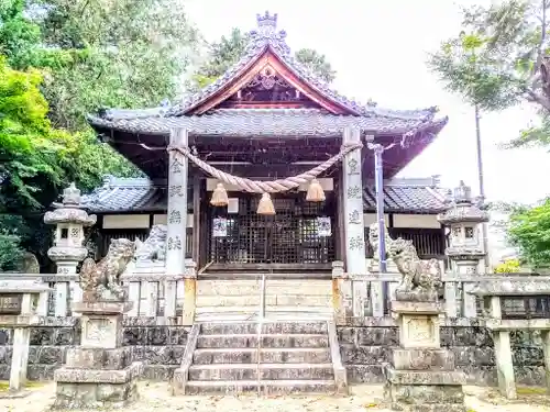 神明神社の本殿