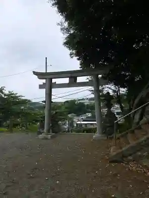 八雲神社（北鎌倉・山ノ内）の{uncategorized: "未分類", other: "その他", undefined: "問題あり", building: "その他建物", grave: "お墓", sacred_gate: "鳥居", guardian: "狛犬", statue: "像", buddha: "仏像", history: "歴史", nature: "自然", garden: "庭園", animal: "動物", pagoda: "塔", temizu: "手水舎", mountain_gate: "山門・神門", sanctuary: "本殿・本堂", subordinate: "末社・摂社", art: "芸術", scenery: "景色", jizo: "地蔵", ema: "絵馬", goshuin: "御朱印", omikuji: "おみくじ", items: "授与品その他", amulet: "お守り", goshuincho: "御朱印帳", eats: "食事", festival: "お祭り", votive_dance: "神楽", shichigosan: "七五三参", wedding: "結婚式", experience: "体験その他", initially: "初詣", around: "周辺", anti_infection: "感染症対策"}