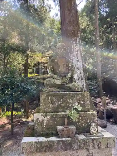 鳴谷神社の狛犬