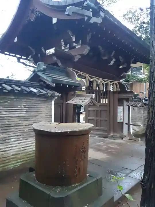 赤坂氷川神社の山門・神門