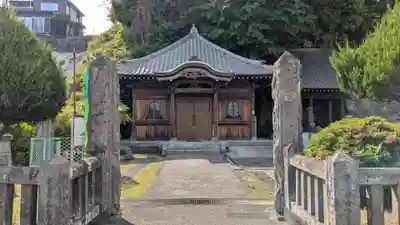 大分元町石仏の本殿・本堂