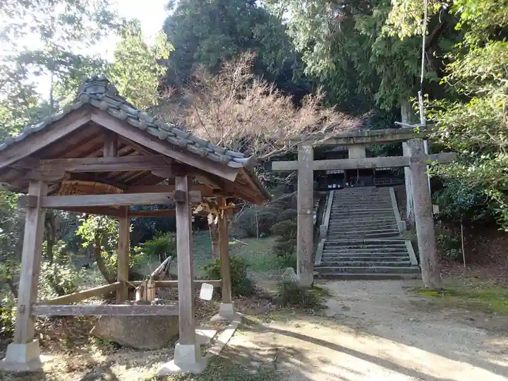 葛木御歳神社の手水舎