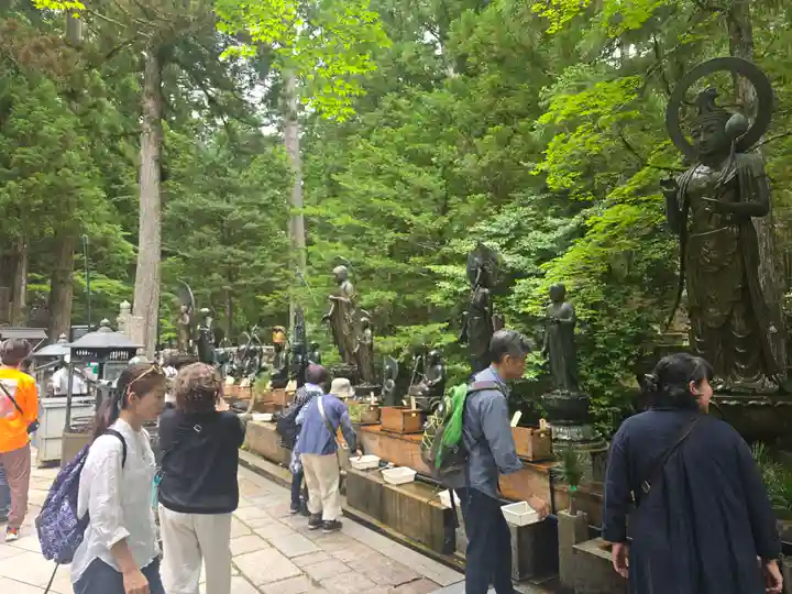 高野山金剛峯寺奥の院(和歌山県)