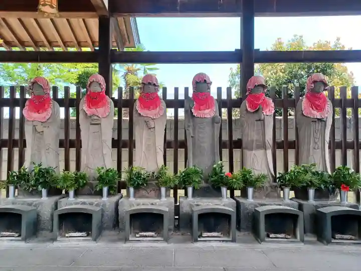 三学院の{uncategorized: "未分類", other: "その他", undefined: "問題あり", building: "その他建物", grave: "お墓", sacred_gate: "鳥居", guardian: "狛犬", statue: "像", buddha: "仏像", history: "歴史", nature: "自然", garden: "庭園", animal: "動物", pagoda: "塔", temizu: "手水舎", mountain_gate: "山門・神門", sanctuary: "本殿・本堂", subordinate: "末社・摂社", art: "芸術", scenery: "景色", jizo: "地蔵", ema: "絵馬", goshuin: "御朱印", omikuji: "おみくじ", items: "授与品その他", amulet: "お守り", goshuincho: "御朱印帳", eats: "食事", festival: "お祭り", votive_dance: "神楽", shichigosan: "七五三参", wedding: "結婚式", experience: "体験その他", initially: "初詣", around: "周辺", anti_infection: "感染症対策"}