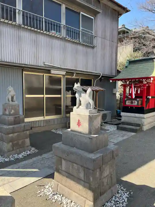 重幸稲荷神社の{uncategorized: "未分類", other: "その他", undefined: "問題あり", building: "その他建物", grave: "お墓", sacred_gate: "鳥居", guardian: "狛犬", statue: "像", buddha: "仏像", history: "歴史", nature: "自然", garden: "庭園", animal: "動物", pagoda: "塔", temizu: "手水舎", mountain_gate: "山門・神門", sanctuary: "本殿・本堂", subordinate: "末社・摂社", art: "芸術", scenery: "景色", jizo: "地蔵", ema: "絵馬", goshuin: "御朱印", omikuji: "おみくじ", items: "授与品その他", amulet: "お守り", goshuincho: "御朱印帳", eats: "食事", festival: "お祭り", votive_dance: "神楽", shichigosan: "七五三参", wedding: "結婚式", experience: "体験その他", initially: "初詣", around: "周辺", anti_infection: "感染症対策"}