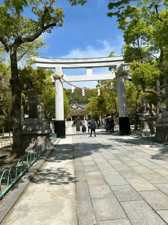 湊川神社の{uncategorized: "未分類", other: "その他", undefined: "問題あり", building: "その他建物", grave: "お墓", sacred_gate: "鳥居", guardian: "狛犬", statue: "像", buddha: "仏像", history: "歴史", nature: "自然", garden: "庭園", animal: "動物", pagoda: "塔", temizu: "手水舎", mountain_gate: "山門・神門", sanctuary: "本殿・本堂", subordinate: "末社・摂社", art: "芸術", scenery: "景色", jizo: "地蔵", ema: "絵馬", goshuin: "御朱印", omikuji: "おみくじ", items: "授与品その他", amulet: "お守り", goshuincho: "御朱印帳", eats: "食事", festival: "お祭り", votive_dance: "神楽", shichigosan: "七五三参", wedding: "結婚式", experience: "体験その他", initially: "初詣", around: "周辺", anti_infection: "感染症対策"}