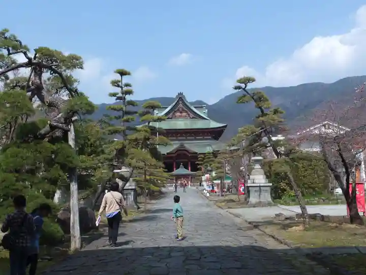 甲斐善光寺(山梨県)