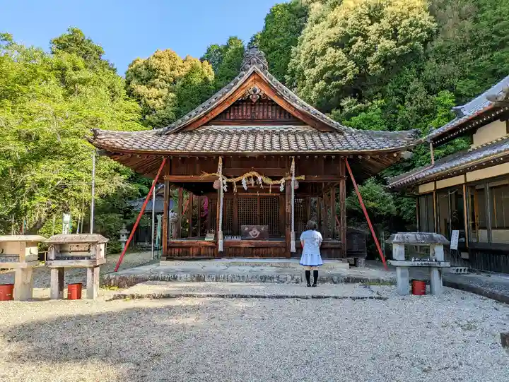 曽野稲荷神社の本殿・本堂