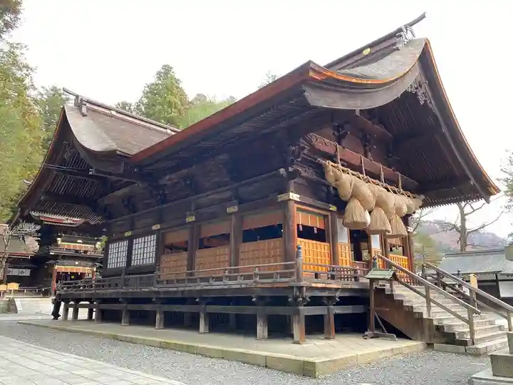 諏訪大社下社秋宮の本殿・本堂