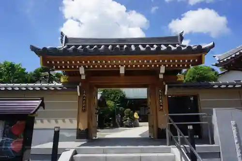 東覚寺の山門