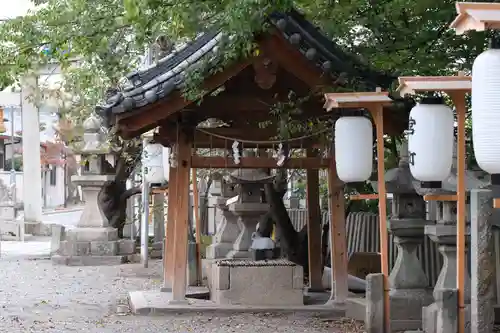 泉穴師神社の手水舎