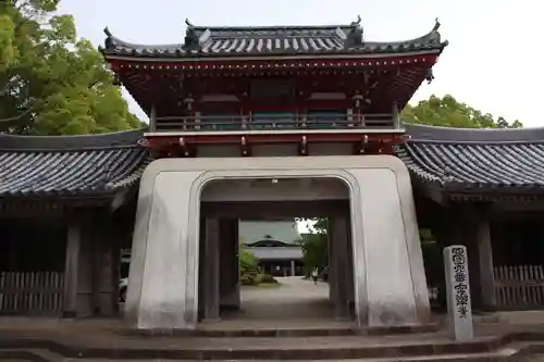 温泉山 安楽寺(四国霊場第六番札所)の山門・神門