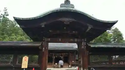 上杉神社の山門・神門
