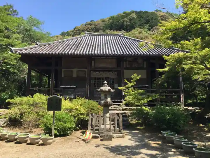 栄山寺の本殿・本堂