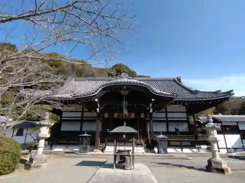 根来寺の{uncategorized: "未分類", other: "その他", undefined: "問題あり", building: "その他建物", grave: "お墓", sacred_gate: "鳥居", guardian: "狛犬", statue: "像", buddha: "仏像", history: "歴史", nature: "自然", garden: "庭園", animal: "動物", pagoda: "塔", temizu: "手水舎", mountain_gate: "山門・神門", sanctuary: "本殿・本堂", subordinate: "末社・摂社", art: "芸術", scenery: "景色", jizo: "地蔵", ema: "絵馬", goshuin: "御朱印", omikuji: "おみくじ", items: "授与品その他", amulet: "お守り", goshuincho: "御朱印帳", eats: "食事", festival: "お祭り", votive_dance: "神楽", shichigosan: "七五三参", wedding: "結婚式", experience: "体験その他", initially: "初詣", around: "周辺", anti_infection: "感染症対策"}