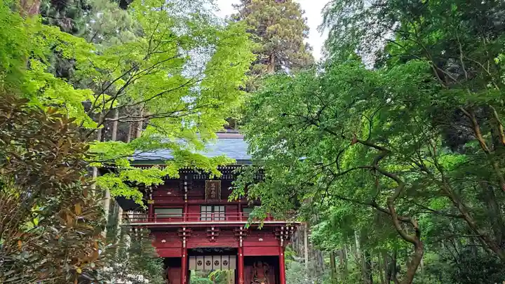 御岩神社の山門・神門