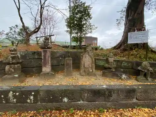 熊野神社の像