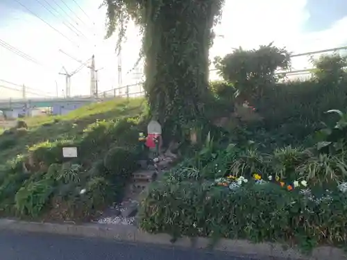 穴田橋のおじぞうさんの本殿・本堂