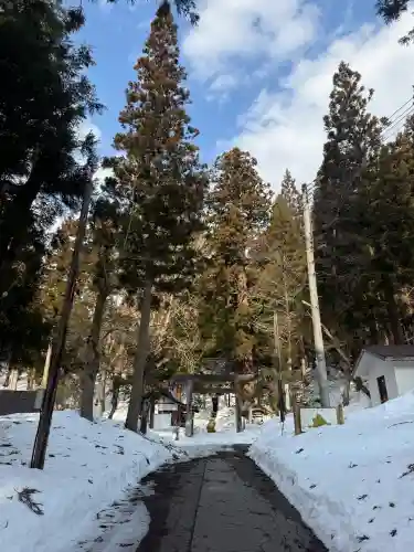 鳥越八幡神社の{uncategorized: "未分類", other: "その他", undefined: "問題あり", building: "その他建物", grave: "お墓", sacred_gate: "鳥居", guardian: "狛犬", statue: "像", buddha: "仏像", history: "歴史", nature: "自然", garden: "庭園", animal: "動物", pagoda: "塔", temizu: "手水舎", mountain_gate: "山門・神門", sanctuary: "本殿・本堂", subordinate: "末社・摂社", art: "芸術", scenery: "景色", jizo: "地蔵", ema: "絵馬", goshuin: "御朱印", omikuji: "おみくじ", items: "授与品その他", amulet: "お守り", goshuincho: "御朱印帳", eats: "食事", festival: "お祭り", votive_dance: "神楽", shichigosan: "七五三参", wedding: "結婚式", experience: "体験その他", initially: "初詣", around: "周辺", anti_infection: "感染症対策"}
